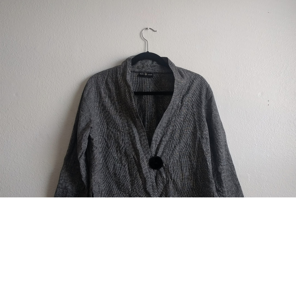 Light One Button Jacket - Picture 3 of 3